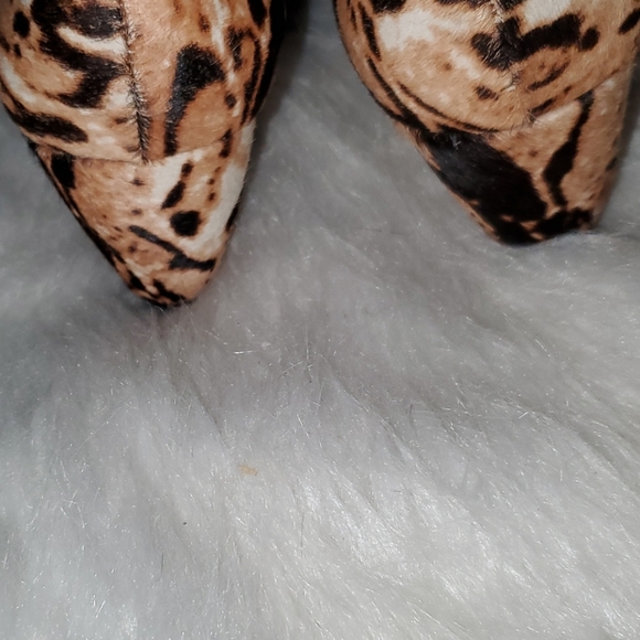 Vince Camuto S. 11 Leather  Leopard Design Wedge - Picture 6 of 9